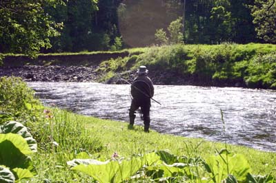 Fishing_the_Esk_Pool_3