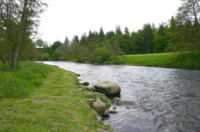The_Bothy_Looking_down_to_the_Esk